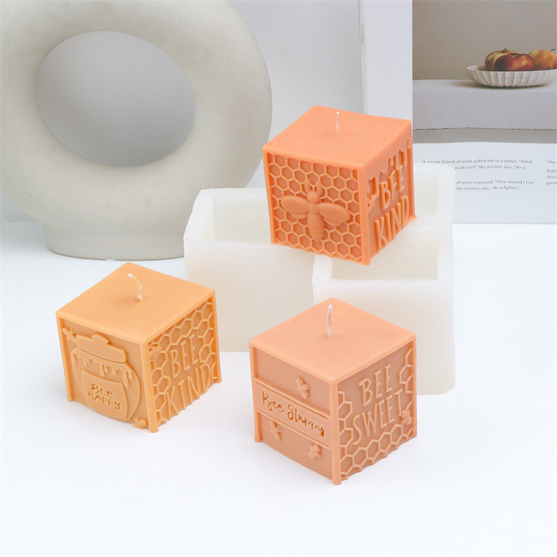 Art Craft Letter A - 3D Petek Sütunlu Arı Silikon Mum